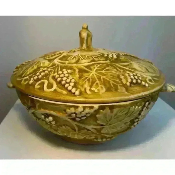Perigrappa Other - Vintage Perigrappa of Deruta Italy Round Covered Vegetable Serving Dish Yellow